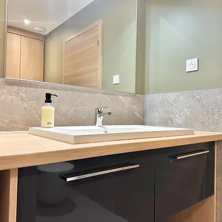 L'ecrin De Verdure - Calme - Parking Prive - - Neuf Apartment *